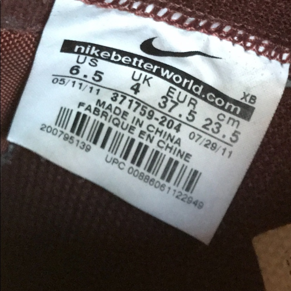 Nikes - Picture 3 of 3